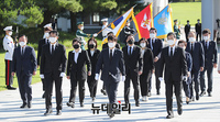 [포토] 국립서울현충원 찾은 국민의힘 지도부
