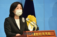 [포토] 부동산 정책 관련 기자회견 갖는 심상정 의원