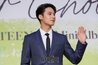 [포토] 세븐틴 민규 '옆 모습도 조각'