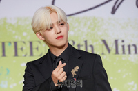 [포토] 판타지 동화 감성으로 돌아온 세븐틴 '에스쿱스' 