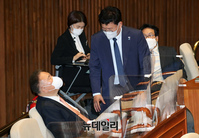 [포토] 대화 나누는 송영길·이상민