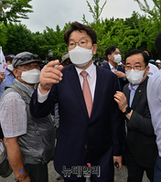 [포토] 윤석열 찾은 권선동-박성중