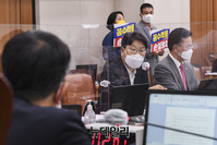 [포토] 항의하는 권성동 국민의힘 의원