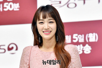 [포토] 정유민 "매일 저녁 드라마 '빨강구두'로 만나요"