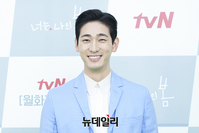 [포토] 드라마 '너는 나의 봄' 산뜻한 미소 보내는 윤박