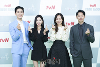 [포토] tvN 드라마 '너는 나의 봄' 5일밤 첫 방송