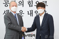 [포토]로버트 랩슨 주한 미국대사 대리 만난 이준석