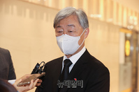 [포토] 취재진의 질문에 답하는 최재형 전 감사원장