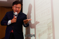 [포토] 민경욱 상임대표 "4.15총선은 부정선거다"