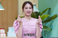 [포토] 조윤희 "딸 로아 많이 사랑해주세요"