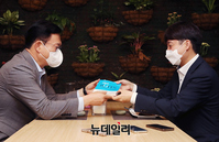 [포토] 만찬회동 갖는 송영길-이준석