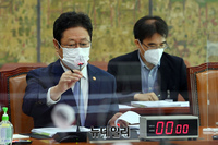 [포토] 국회 출석한 황희 문체부 장관