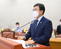 [포토] 인사말 하는 권덕철 보건복지부 장관