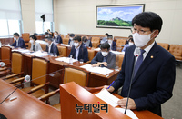 [포토] 인사말 하는 안경덕 고용노동부 장관