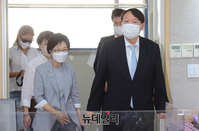 [포토] 간호사 격려 간담회 입장하는 윤석열