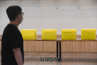 [포토] 시의회로 임시 보관된 세월호 기억공간 유품들