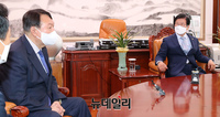 [포토] 박병석 국회의장 찾은 윤석열 전 검찰총장