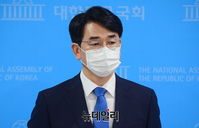 [포토] 질문에 답하는 박용진 민주당 대선 예비후보