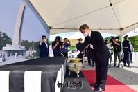 [포토] 대선출마 선언 후 첫 공식일정 시작한 최재형