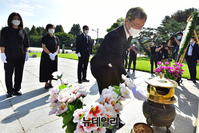 [포토] 무명용사탑 참배하는 최재형 대선 예비후보
