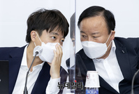 [포토] 대화 나누는 이준석 대표와 김재원 최고위원