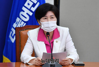 [포토] 최고위 참석한 백혜련 민주당 최고위원