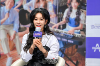 [포토] 배우 이유리 "새예능 '랄라랜드' 출연해요"