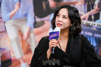 [포토] 배우 고은아 "랄라랜드 오늘밤 첫 방송합니다"