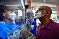 [포토] 코로나19 첫확진 발생 569일 만에 1일 확진자 2,000대 돌파