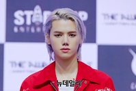 [포토] 카리스마로 무장한 크래비티 민희