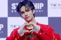 [포토] 크래비티 세림 "처음으로 작사 참여했어요"