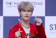 [포토] 크래비티 우빈 "디 어웨이크닝 많은 관심 부탁해요"