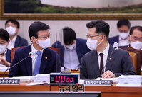 [포토] 대화 나누는 문성혁·김현수