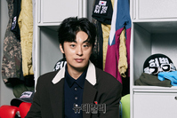 [포토] 구교환 "탈영병 거기 꼼짝마"