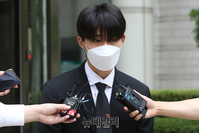 [포토] '마약혐의' 아이콘 전 멤버 비아이, 징역 3년 구형