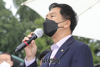 [포토] 언론독재법 철폐 범국민 필리버스터 투쟁하는 김기현 원내대표