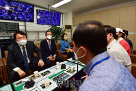 [포토] 청주 육거리종합시장 상인 만난 윤석열