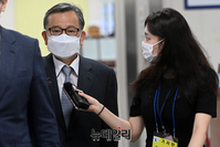 [포토] 파기환송심 첫 공판 출석하는 김학의 전 법무부 차관