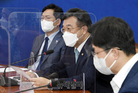 [포토] 발언하는 윤호중 더불어민주당 원내대표