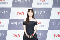 [포토] 우아한 블랙 드레스 입고 등장한 배우 김지수