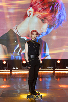 [포토] 핑크빛 헤어로 컴백한 오메가엑스 한겸