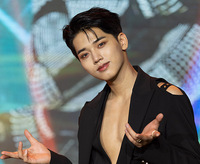 [포토] 오메가엑스 혁 "오늘 컴백합니다"