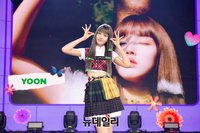 [포토] 스테이씨 윤 '깜찍하게'