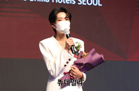 [포토] 장도연, 2021 올해의 여자예능인상 수상