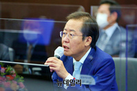 [포토] 삼성전자 반도체 화성캠퍼스 찾은 홍준표