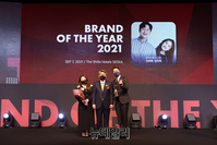 [포토] 김원효-심진화, 2021 올해의 베스트커플상 수상