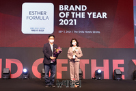 [포토] 여에스더, 2021 올해의 유산균 부문 수상