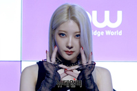 [포토] 퍼블키스 채인 "두 번째 앨범 '하이드 앤드 시크' 사랑해주세요"