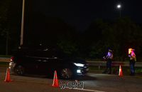 [포토] 자영업자 시위차량 검문하는 경찰