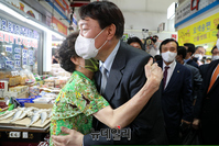 [포토] 원주 중앙시장 찾은 윤석열